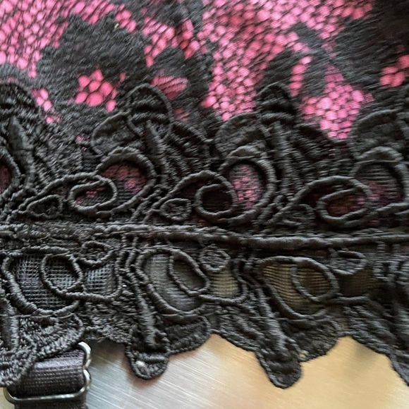 Frederick's of Hollywood Pink Satin Halter Neck Lace Up Corset with Black Lace - Picture 5 of 9